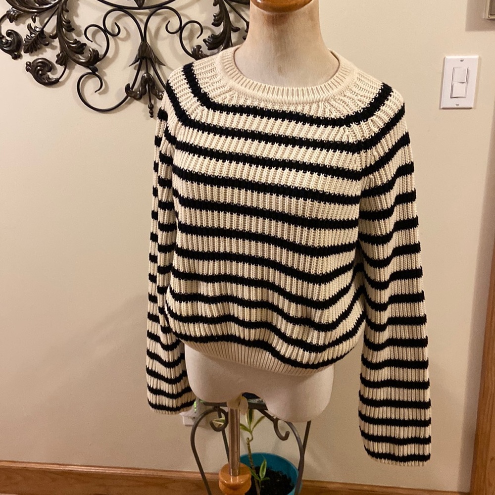 Zara sweater size large